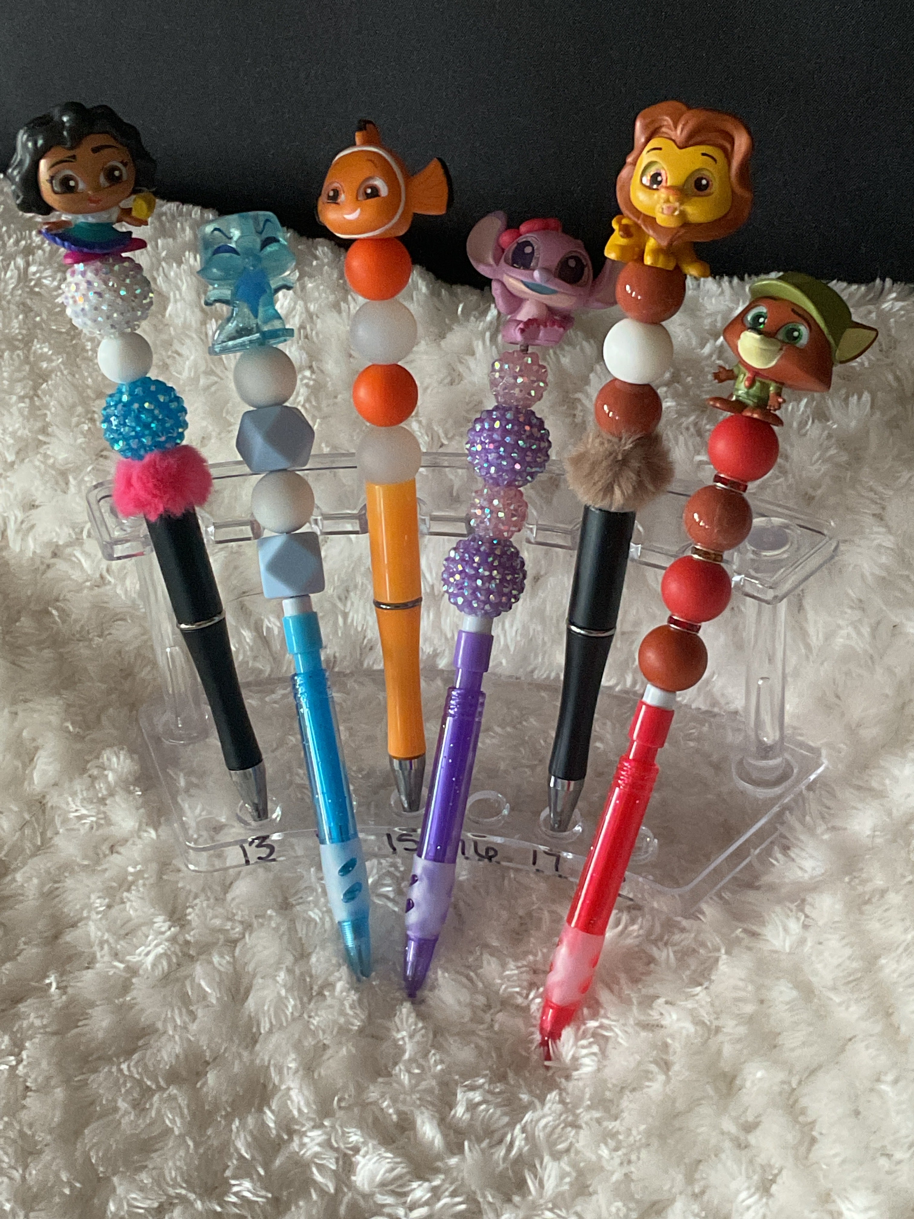 Disney doorables, pens and pencils