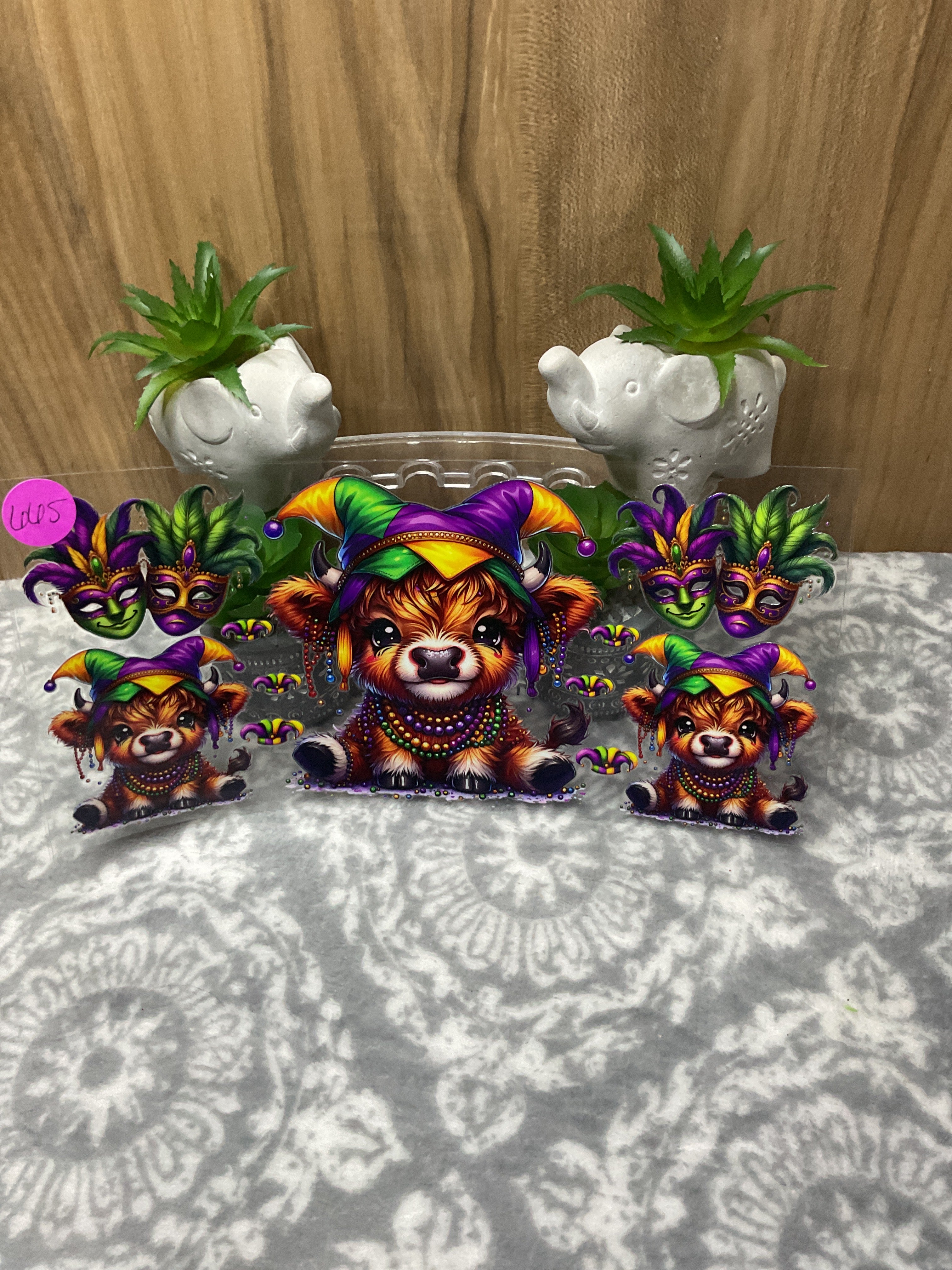 Mardi Gras Highland cow 665