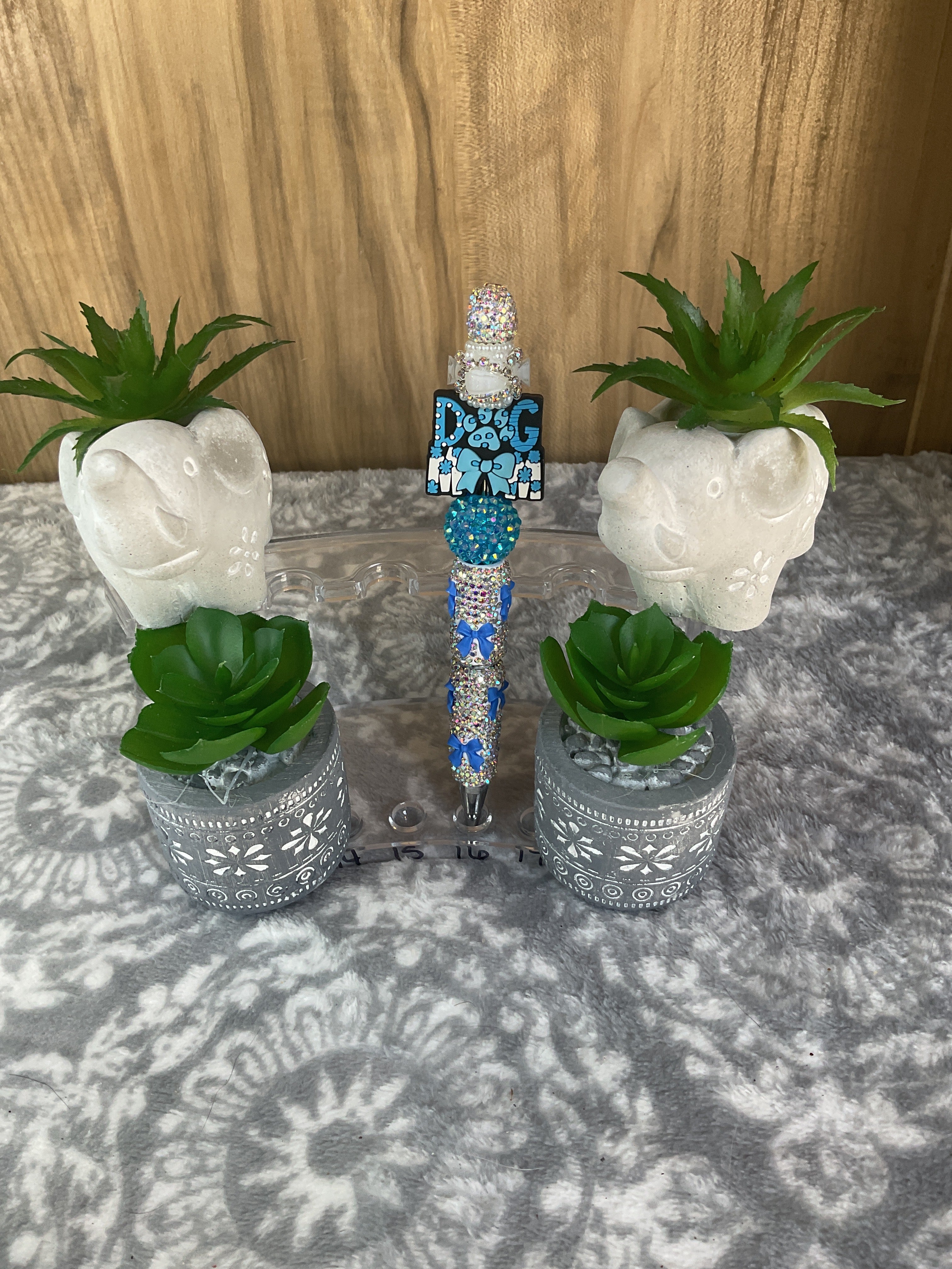 Dog mom fancy bow pen