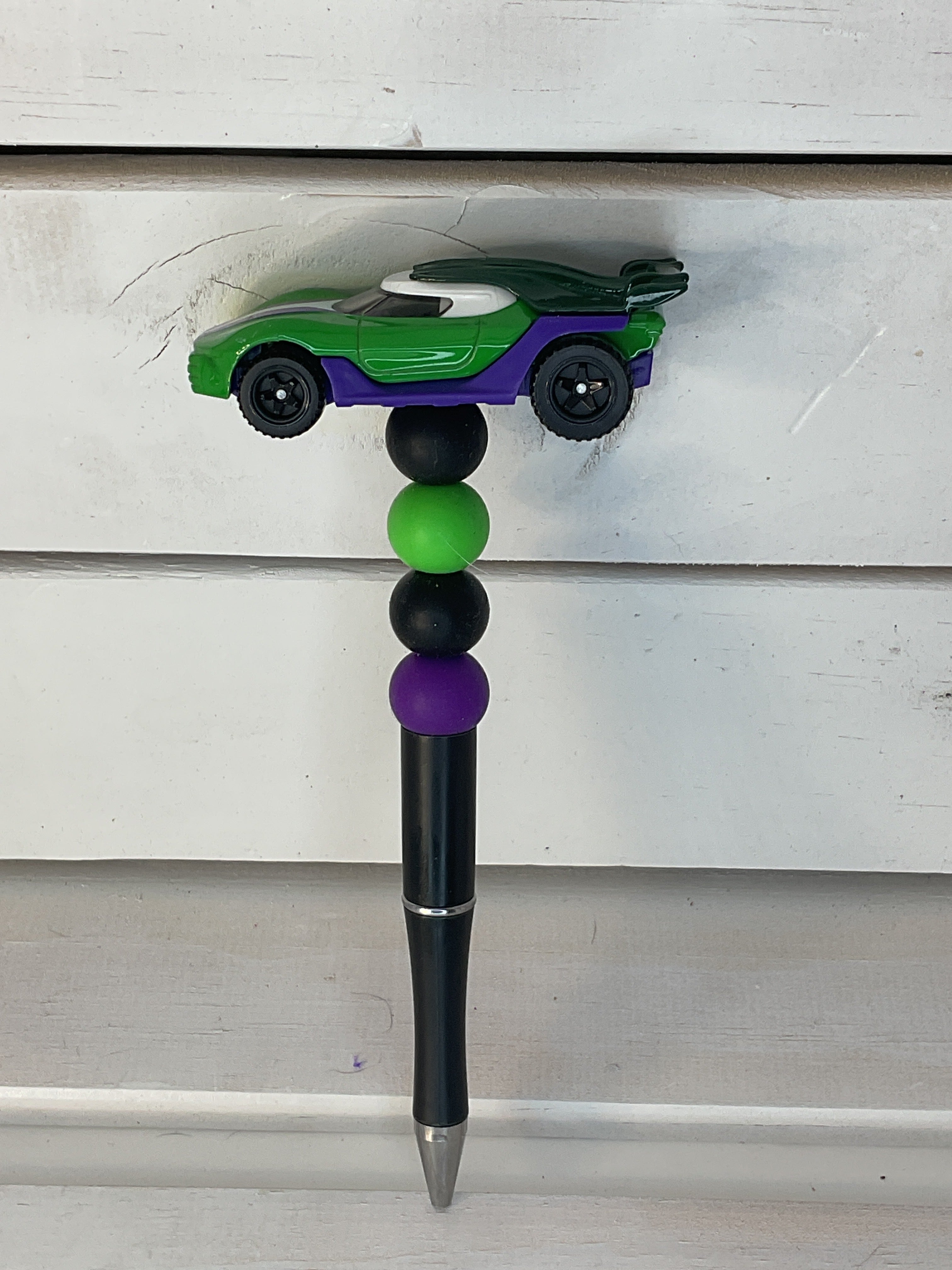 Green and purple Sports car pen