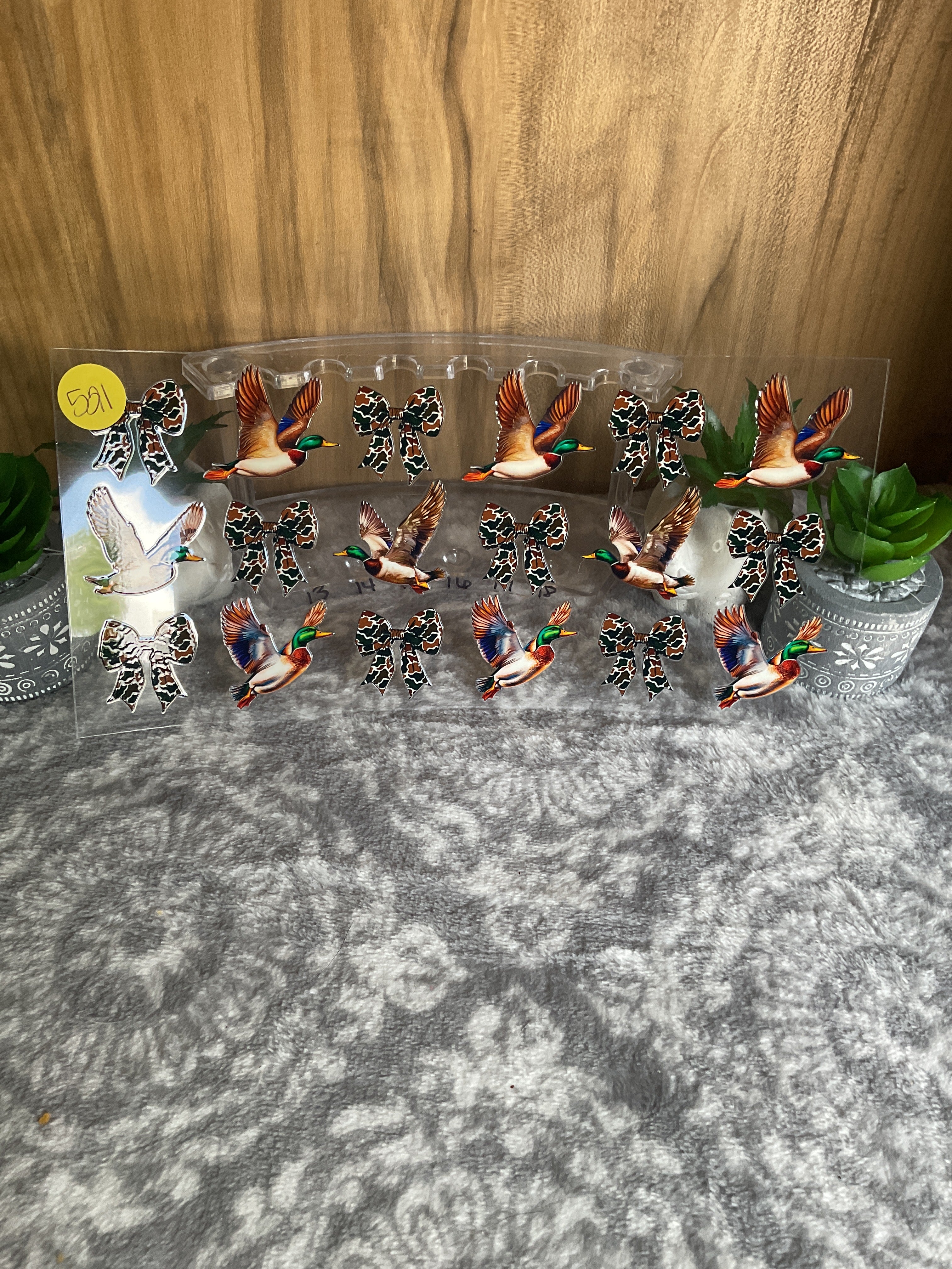 Duck and bows 521