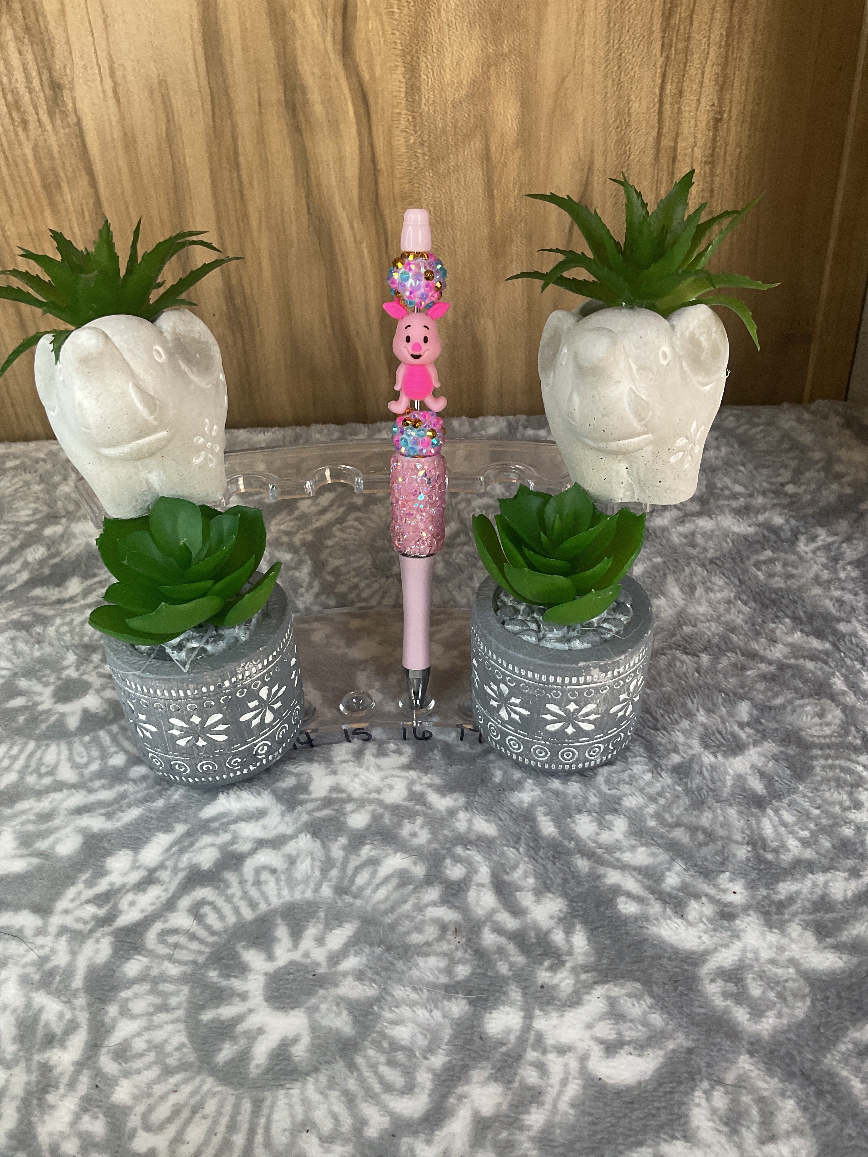 Piglet sugar pen