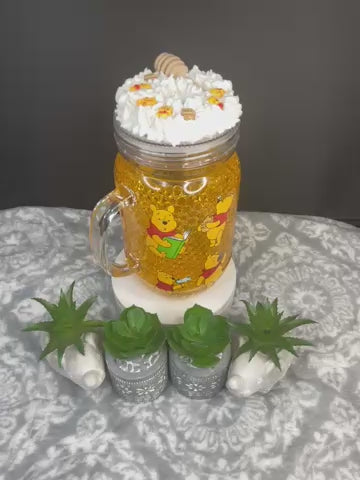 22 ounce Winnie the Pooh honeycomb with frosted lid